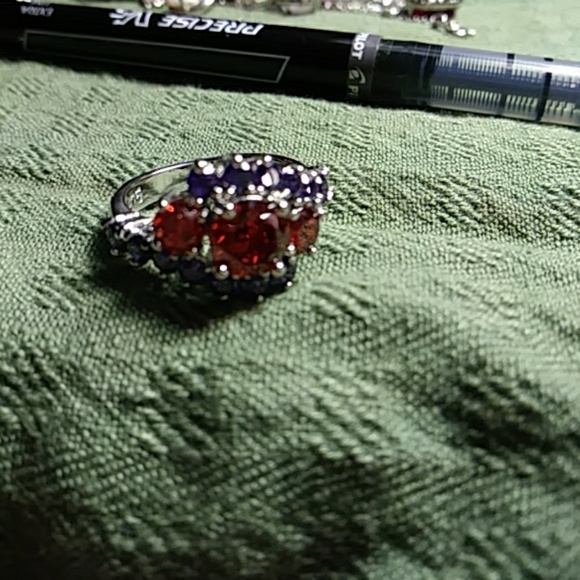 SOLD Sz 7 Garnet and Amethyst ring - Picture 6 of 6